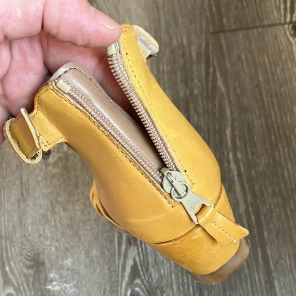 Miz Mooz Cassie leather wedge sandals - Picture 14 of 17